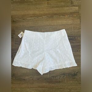 New Women’s 1. State White EyeLet Shorts
